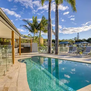  Holiday home Waterfront Family Entertainer